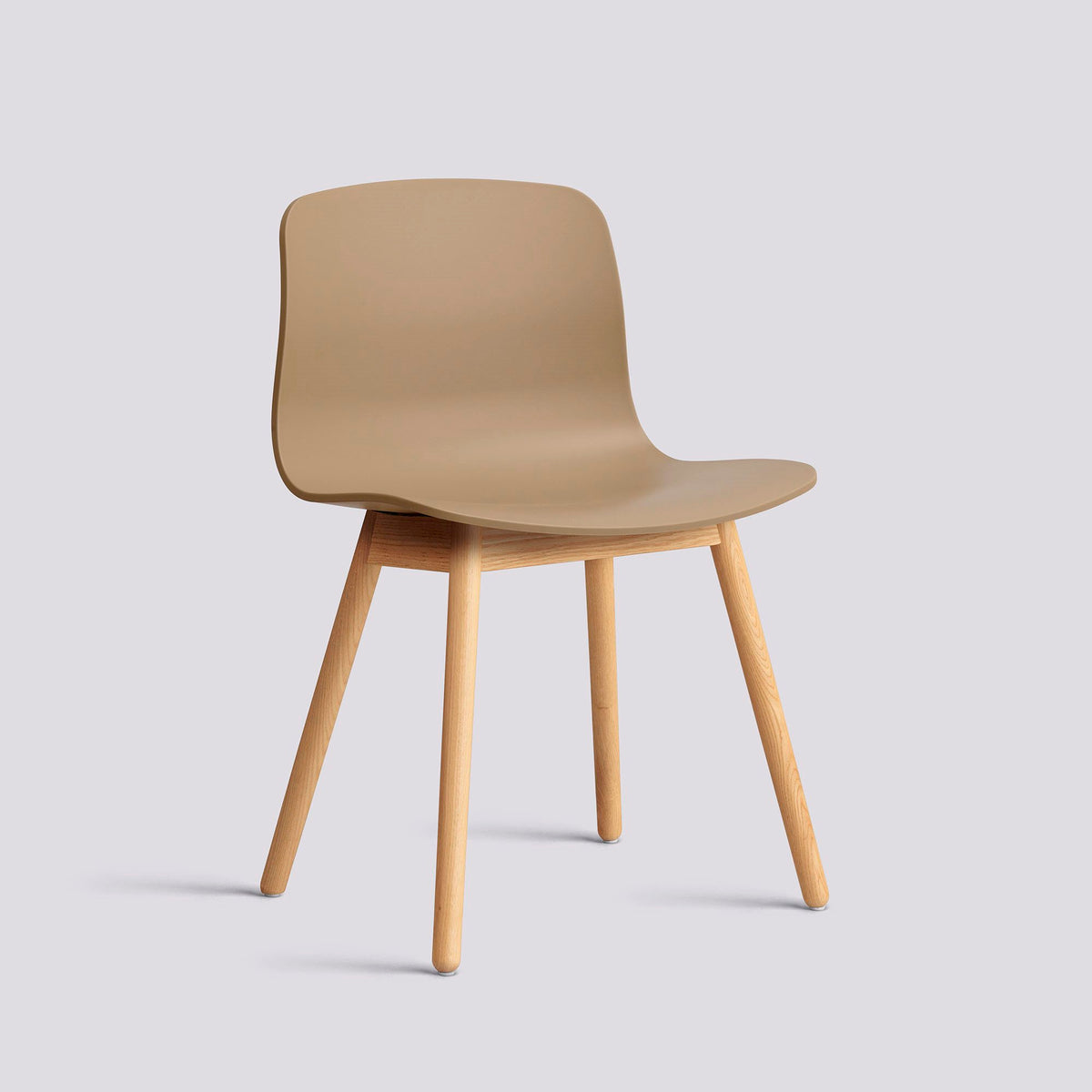 Chaise About A Chair AAC 12 de Hee Welling - Hay-Polypropylène recyclé Clay, chêne massif laqué à l&