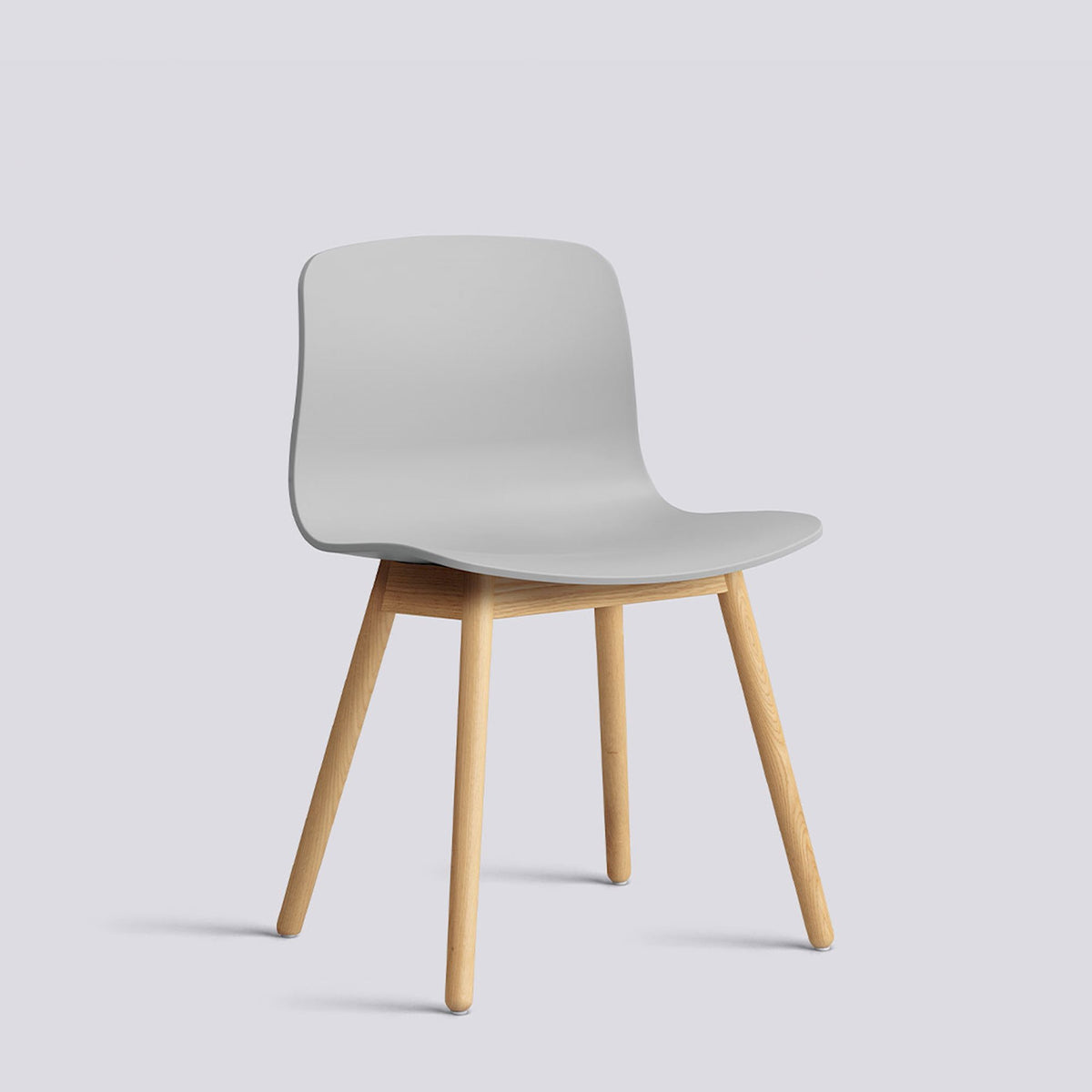 Chaise About A Chair AAC 12 de Hee Welling - Hay-Polypropylène recyclé Concrete grey, chêne massif laqué à l&