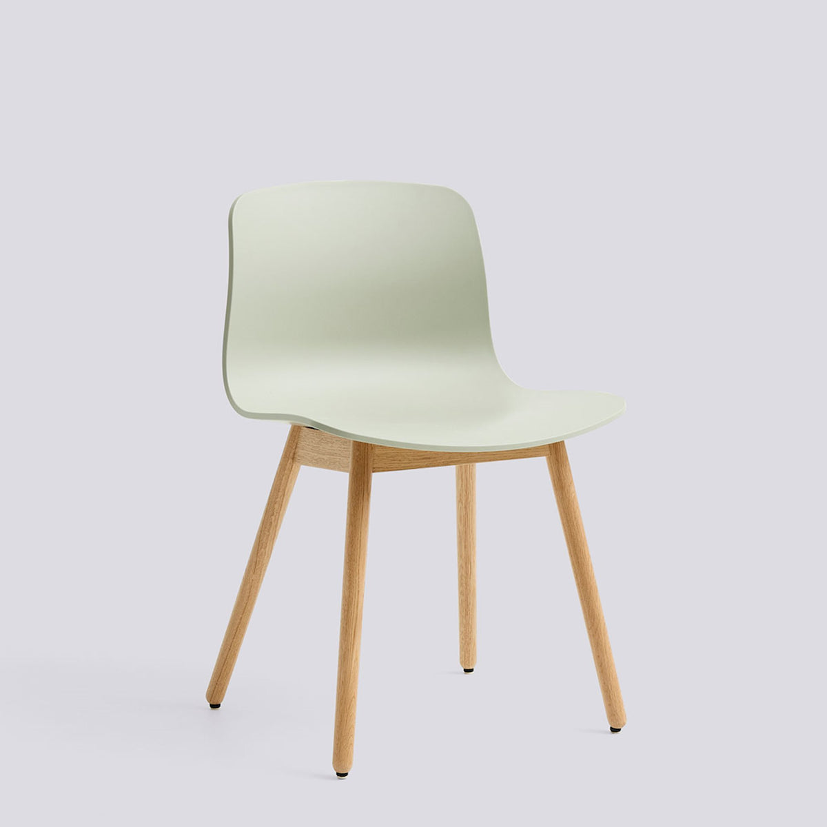 Chaise About A Chair AAC 12 de Hee Welling - Hay-Polypropylène recyclé Pastel green, chêne massif laqué à l&
