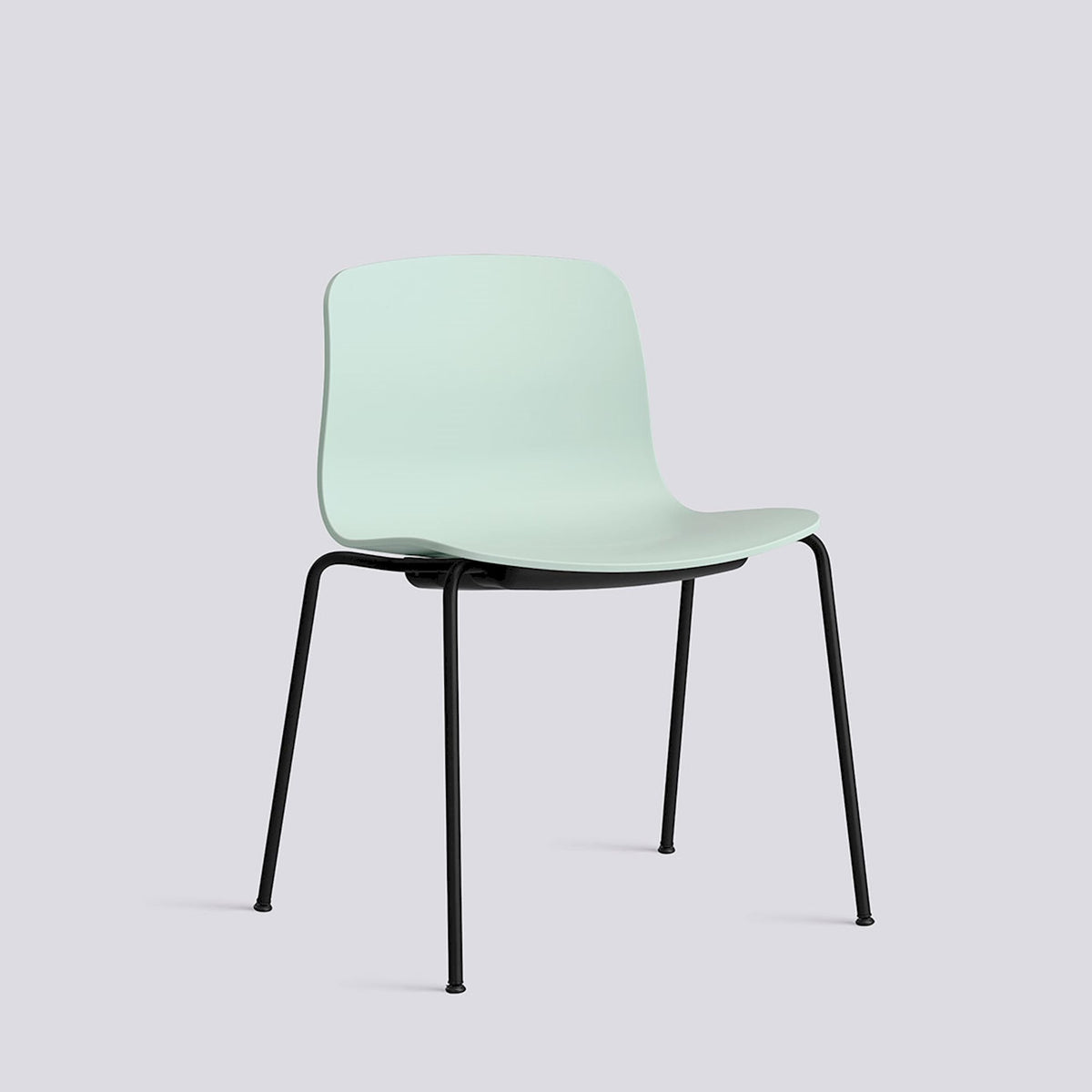 Chaise About A Chair AAC 16 de Hee Welling - Hay-Polypropylène recyclé Dusty mint, acier thermolaqué noir, piètement 4 pieds-The Woods Gallery