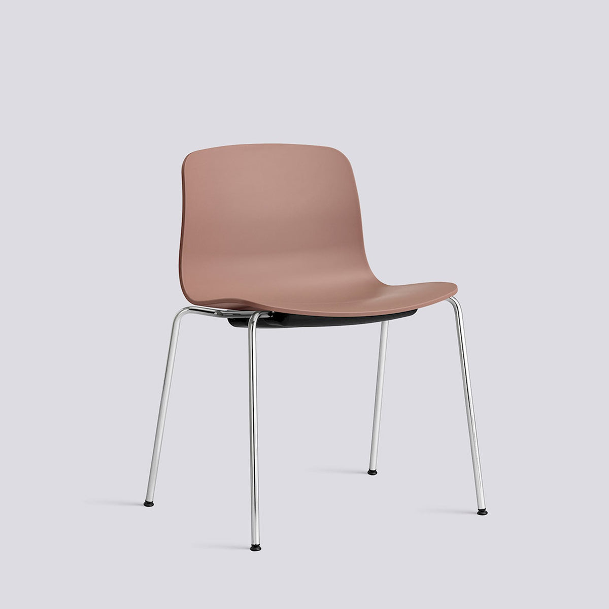 Chaise About A Chair AAC 16 de Hee Welling - Hay-Polypropylène recyclé Soft brick, acier chromé, piètement 4 pieds-The Woods Gallery