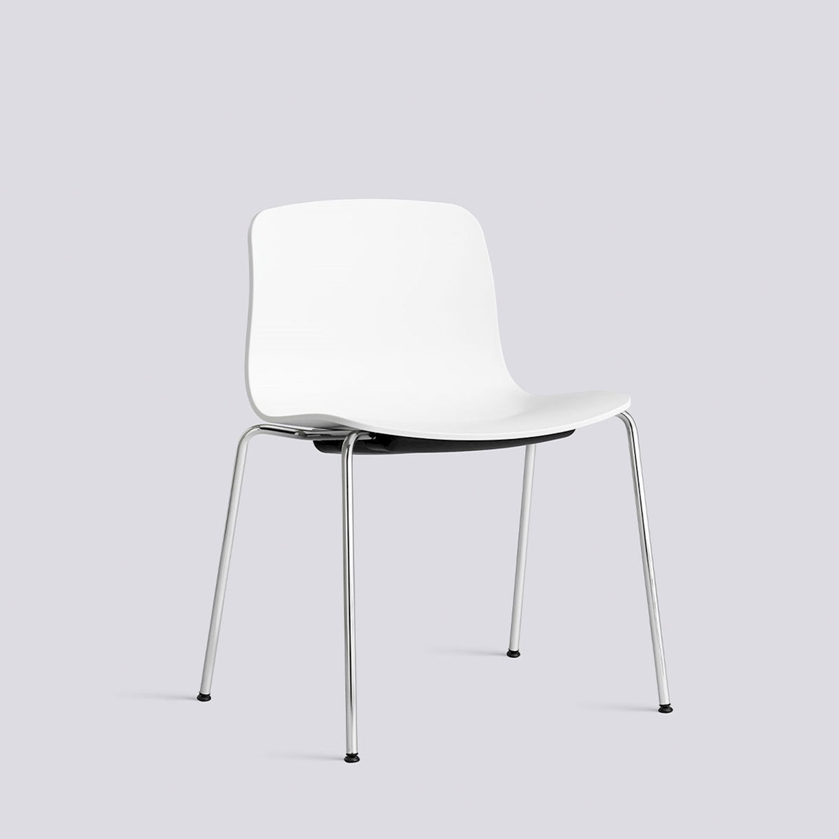 Chaise About A Chair AAC 16 de Hee Welling - Hay-Polypropylène recyclé blanc, acier chromé, piètement 4 pieds-The Woods Gallery