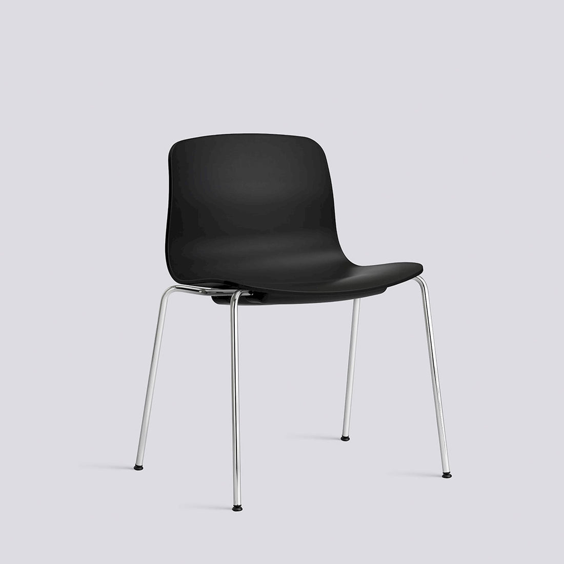 Chaise About A Chair AAC 16 de Hee Welling - Hay-Polypropylène recyclé noir, acier chromé, piètement 4 pieds-The Woods Gallery