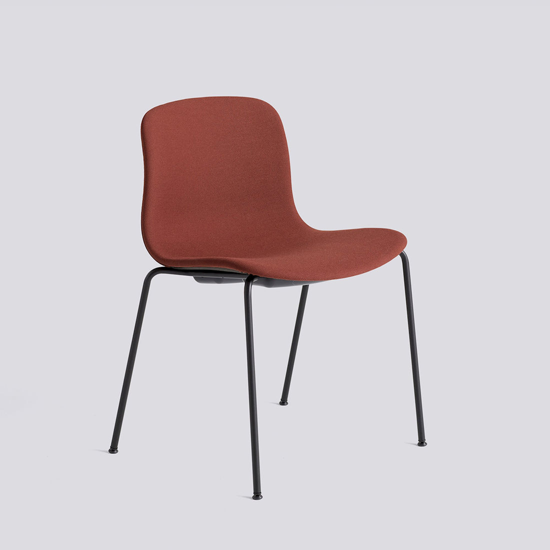 Chaise About A Chair AAC 17 de Hee Welling - Hay-Garnissage intégral Steelcut 655, acier thermolaqué noir, piètement 4 pieds-The Woods Gallery