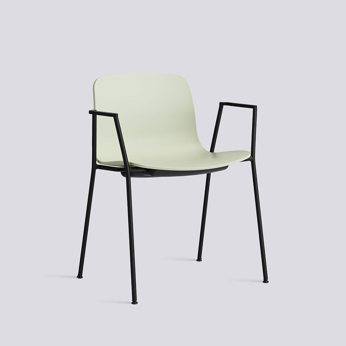 Chaise About A Chair AAC 18 de Hee Welling - Hay-Polypropylène recyclé Pastel green, acier thermolaqué noir, piètement 4 pieds-The Woods Gallery