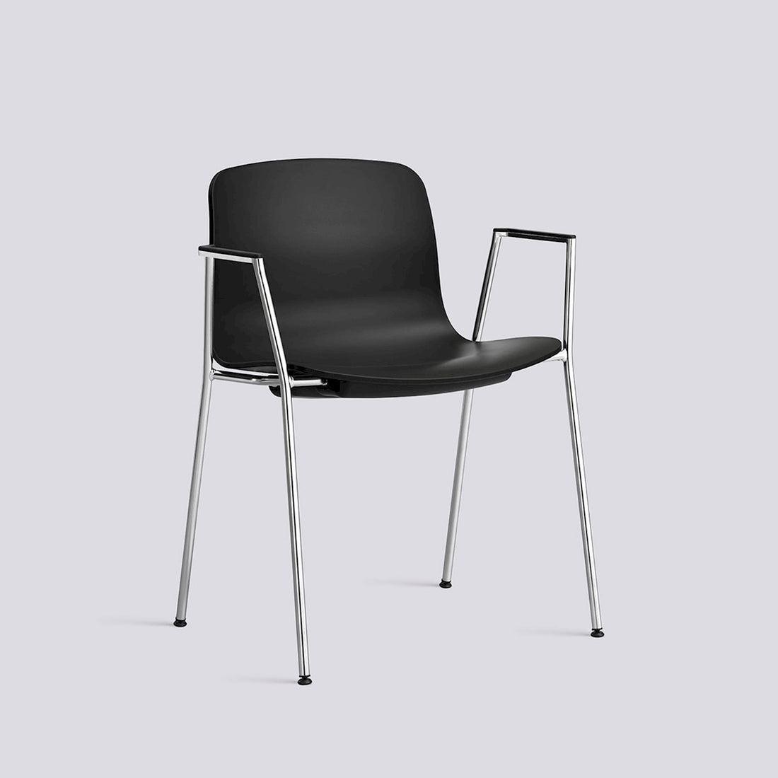 Chaise About A Chair AAC 18 de Hee Welling - Hay-Polypropylène recyclé noir, acier chromé, piètement 4 pieds-The Woods Gallery