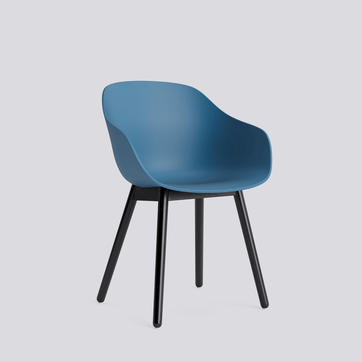 Chaise About A Chair AAC 212 de Hee Welling - Hay-Polypropylène recyclé Azure blue, chêne massif laqué à l&