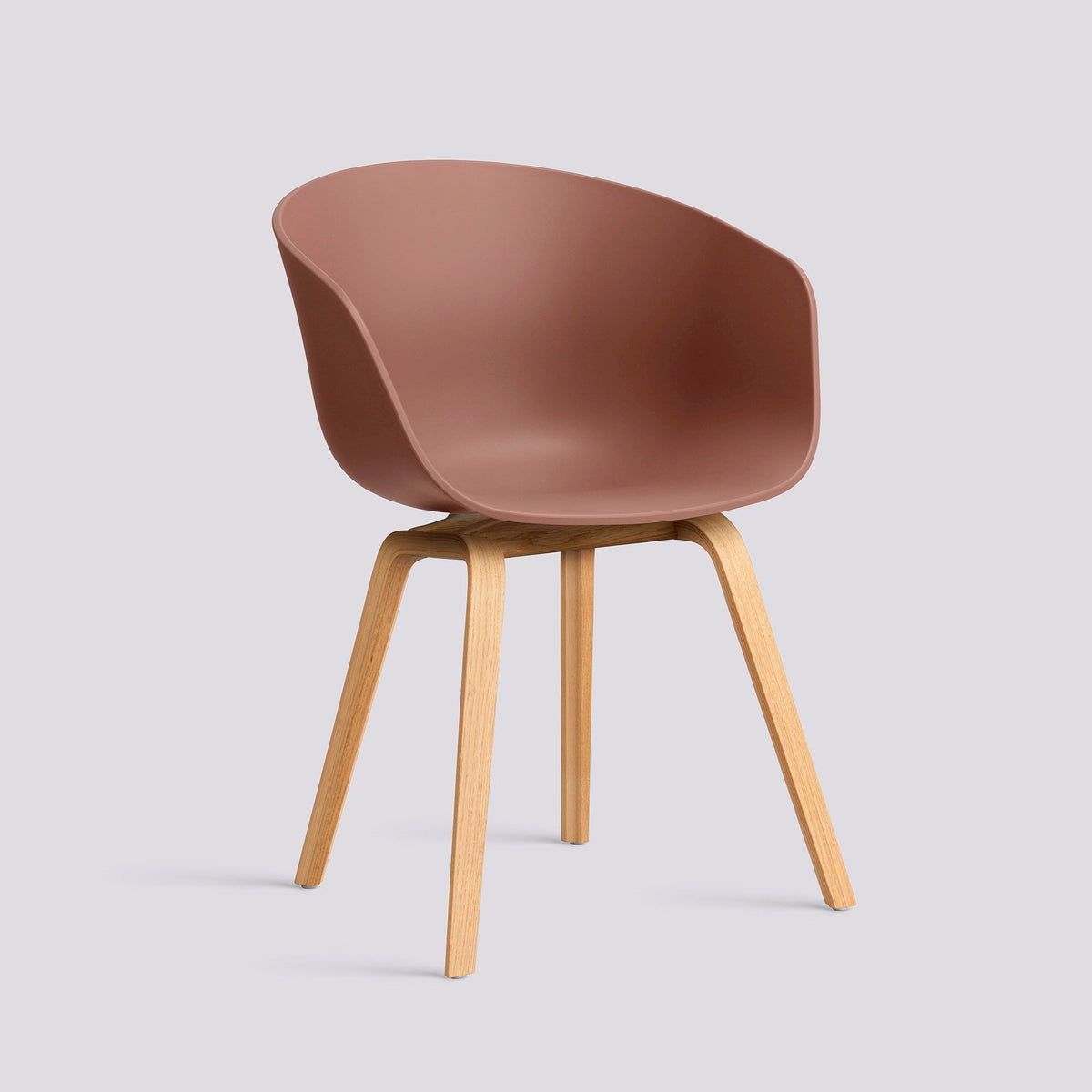 Chaise About A Chair AAC 22 de Hee Welling - Hay-Polypropylène recyclé Soft brick, placage de chêne laqué à l&