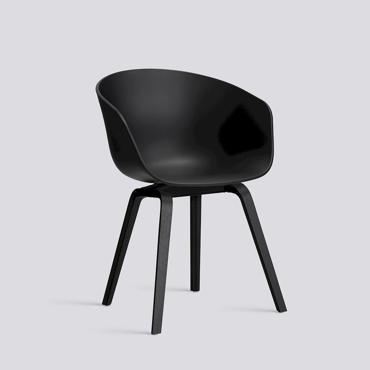 Chaise About A Chair AAC 22 de Hee Welling - Hay-Polypropylène recyclé noir, placage de chêne laqué à l&