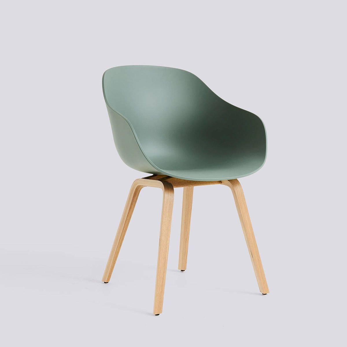 Chaise About A Chair AAC 222 de Hee Welling - Hay-Polypropylène recyclé Fall green, placage de chêne laqué à l&