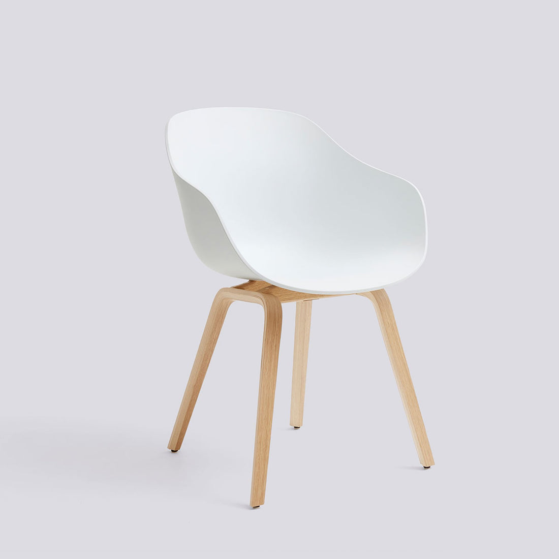 Chaise About A Chair AAC 222 de Hee Welling - Hay-Polypropylène recyclé blanc, placage de chêne laqué à l&