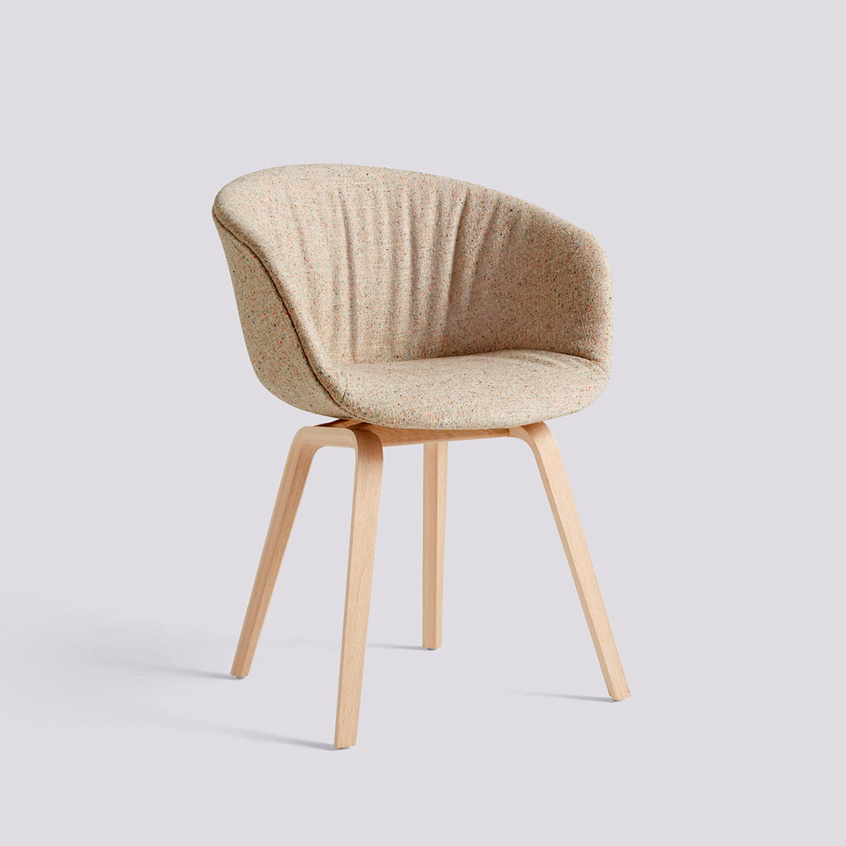 Chaise About A Chair AAC 23 de Hee Welling - Hay-Garnissage intégral matelassé Bolgheri LGG60, placage de chêne laqué à l&