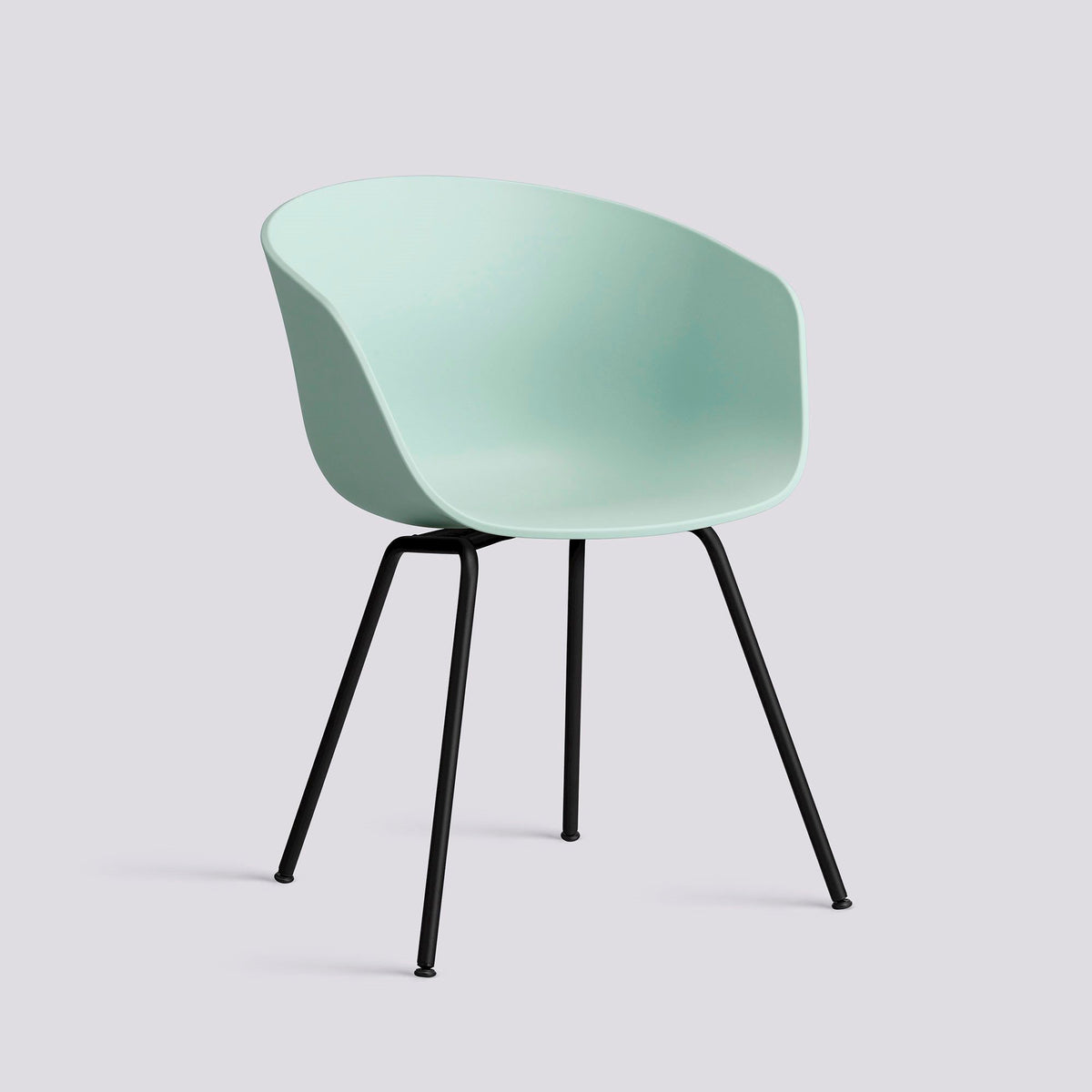 Chaise About A Chair AAC 26 de Hee Welling - Hay-Polypropylène recyclé Dusty mint, acier thermolaqué noir, piètement 4 pieds-The Woods Gallery