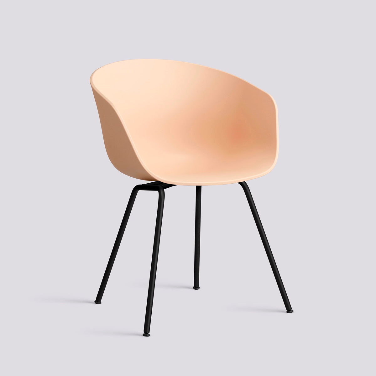 Chaise About A Chair AAC 26 de Hee Welling - Hay-Polypropylène recyclé Pale peach, acier thermolaqué noir, piètement 4 pieds-The Woods Gallery