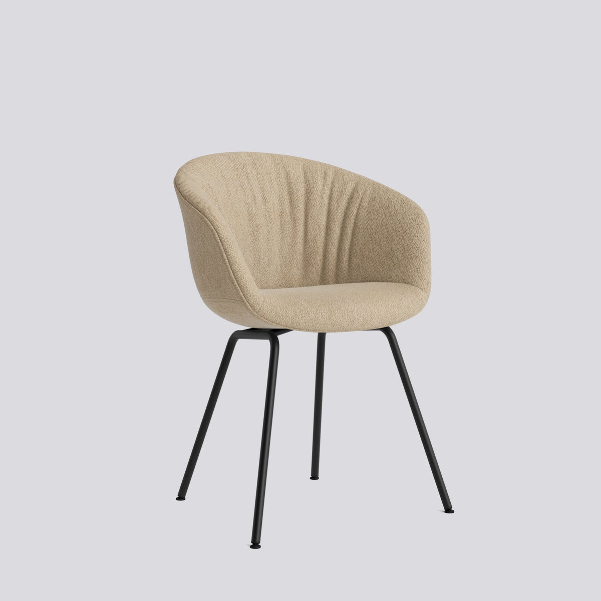 Chaise About A Chair AAC 27 de Hee Welling - Hay-Garnissage intégral matelassé Turf Sand, acier thermolaqué noir, piètement 4 pieds-The Woods Gallery