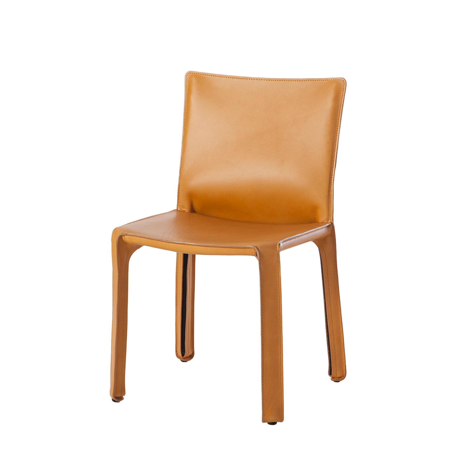 Cab 412 chair by Mario Bellini - Cassina: Innovation and Style Beig