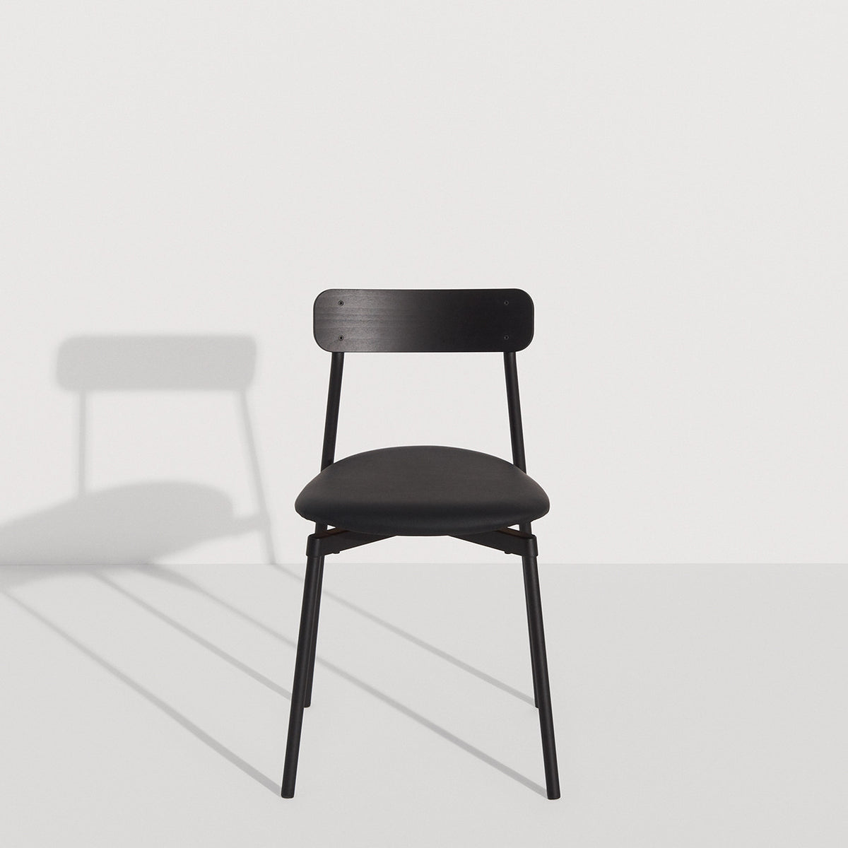 Chaise Fromme Bois de Tom Chung - Petite Friture-Cuir noir-The Woods Gallery