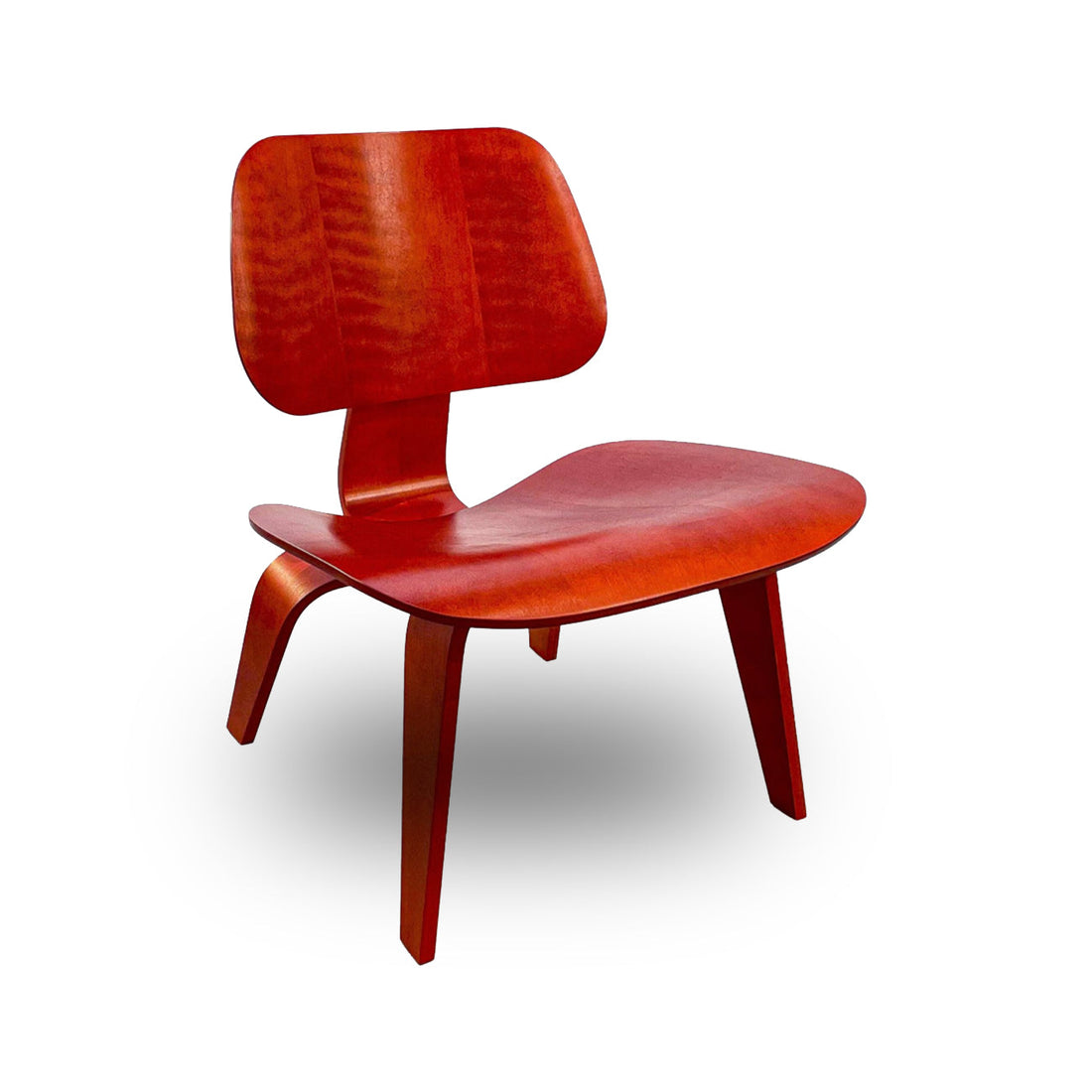 Chaise LCW en frêne teinté rouge de Charles &amp; Ray Eames - Herman Miller - Vintage-The Woods Gallery
