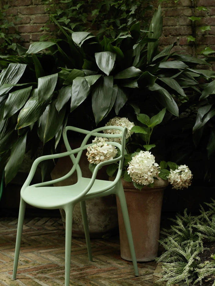 Chaise Masters de Philippe Starck &amp; Eugeni Quitllet - Kartell-Noir-The Woods Gallery