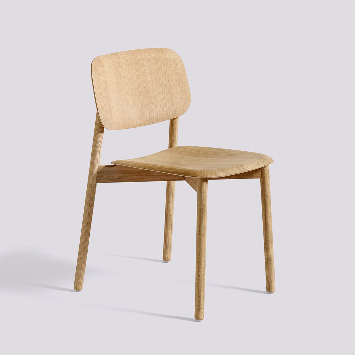 Chaise Soft Edge 60 de Iskos-Berlin - Hay-Placage de chêne laqué naturel, assise et dossier — Chêne massif laqué, piètement 4 pieds-The Woods Gallery