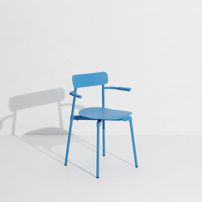 Chaise avec accoudoirs Fromme de Tom Chung - Petite Friture-Bleu Ciel-The Woods Gallery