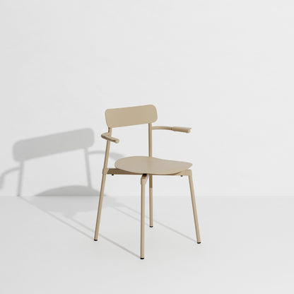 Chaise avec accoudoirs Fromme de Tom Chung - Petite Friture-Dune-The Woods Gallery