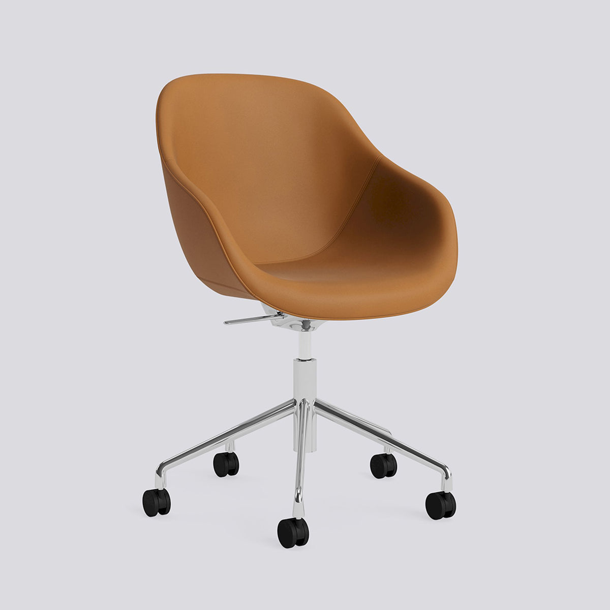 Chaise de bureau About A Chair AAC 155 de Hee Welling - Hay-Garnissage intégral Sense Cognac, aluminium poli, piètement pivotant 5 branches à roulettes, vérin et bascule-The Woods Gallery