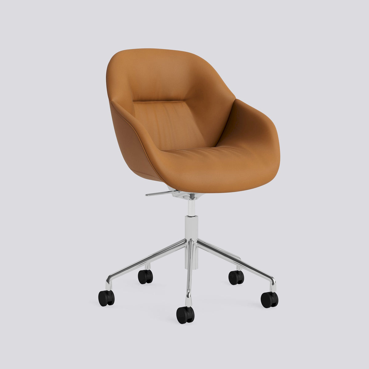Chaise de bureau About A Chair AAC 155 de Hee Welling - Hay-Garnissage intégral matelassé Sense Cognac, aluminium poli, piètement pivotant 5 branches à roulettes, vérin et bascule-The Woods Gallery