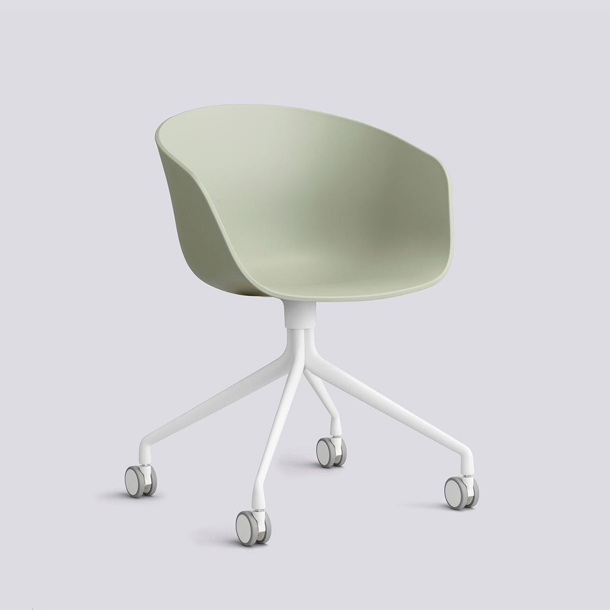 Chaise de bureau About A Chair AAC 24 de Hee Welling - Hay-Polypropylène recyclé Pastel green, aluminium thermolaqué blanc, piètement pivotant 4 branches à roulettes-The Woods Gallery