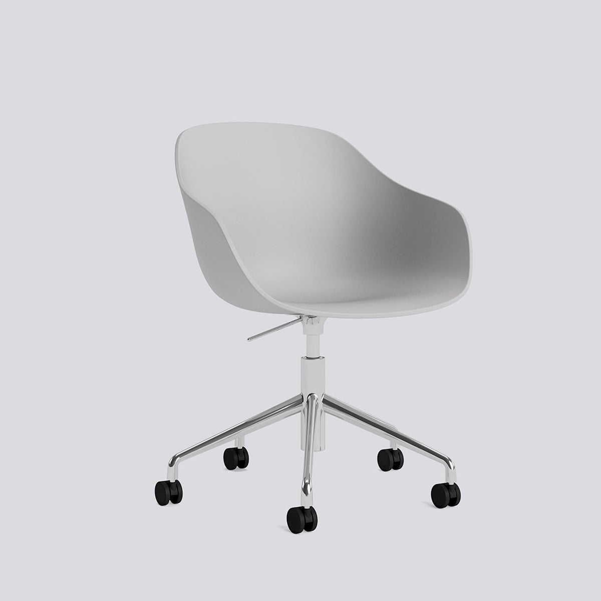 Chaise de bureau About A Chair AAC 252 de Hee Welling - Hay-Polypropylène recyclé Concrete grey, aluminium poli, piètement pivotant 5 branches à roulettes et vérin-The Woods Gallery
