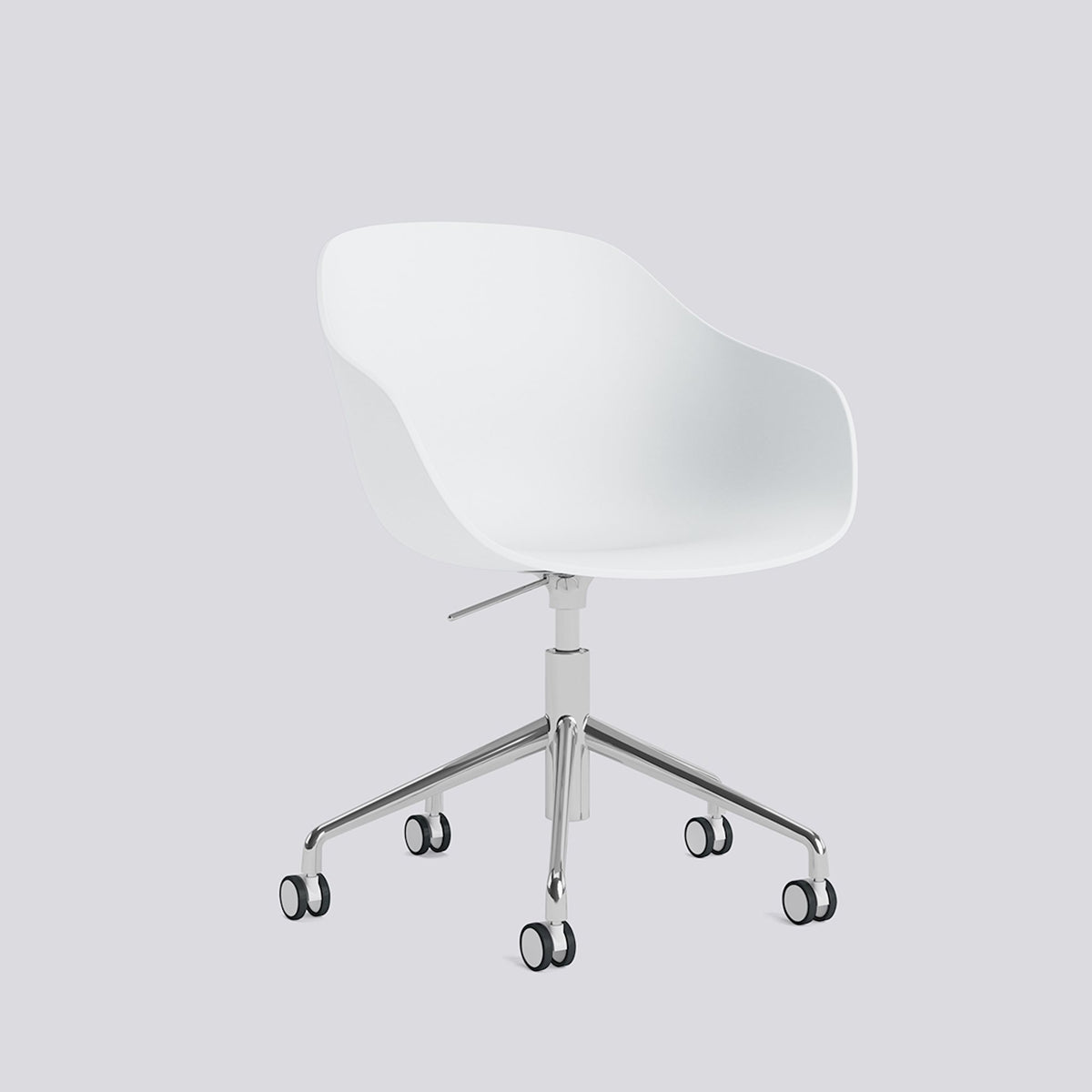 Chaise de bureau About A Chair AAC 252 de Hee Welling - Hay-Polypropylène recyclé blanc, aluminium poli, piètement pivotant 5 branches à roulettes et vérin-The Woods Gallery