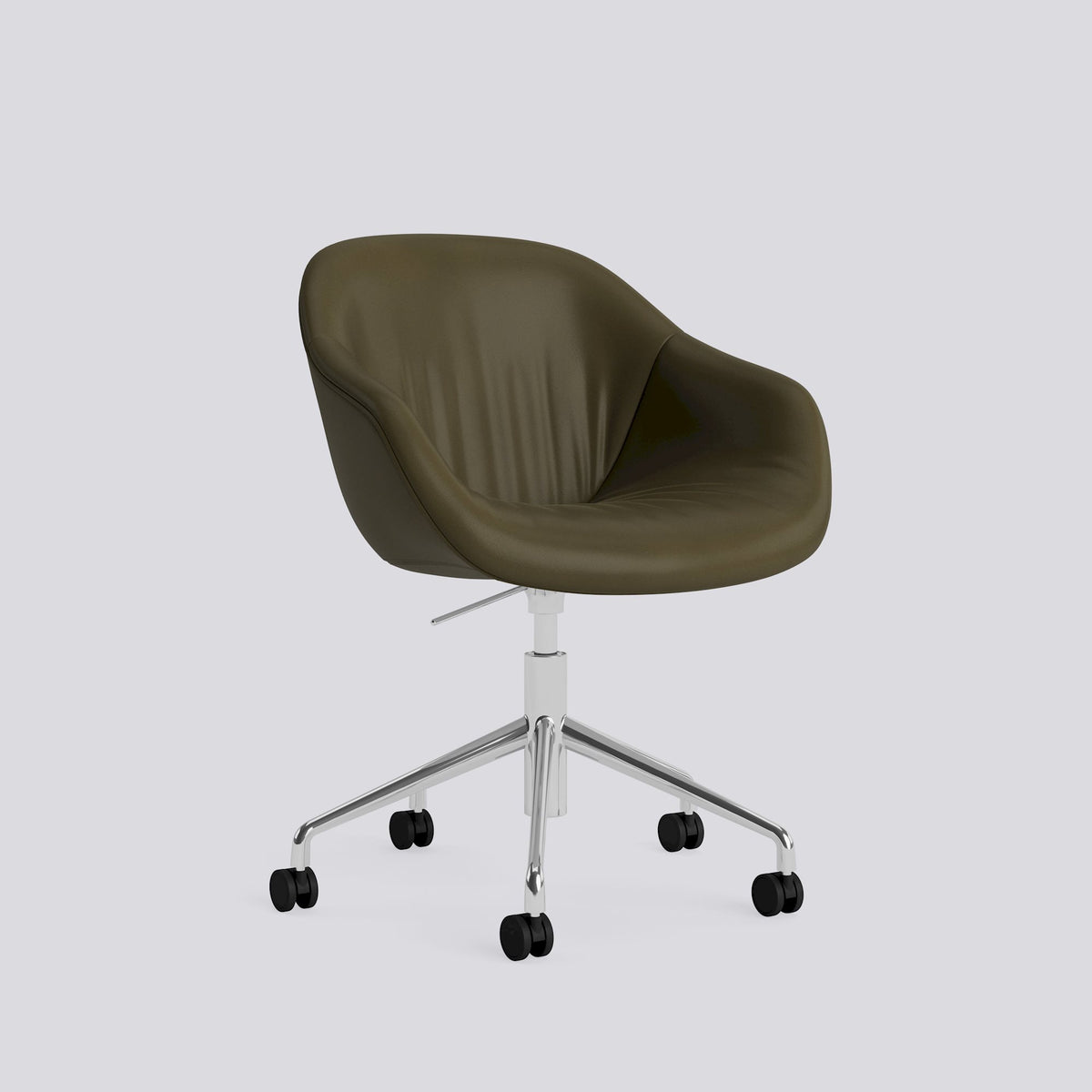 Chaise de bureau About A Chair AAC 253 de Hee Welling - Hay-Garnissage intégral matelassé Sense Forest, aluminium poli, piètement pivotant 5 branches à roulettes et vérin-The Woods Gallery