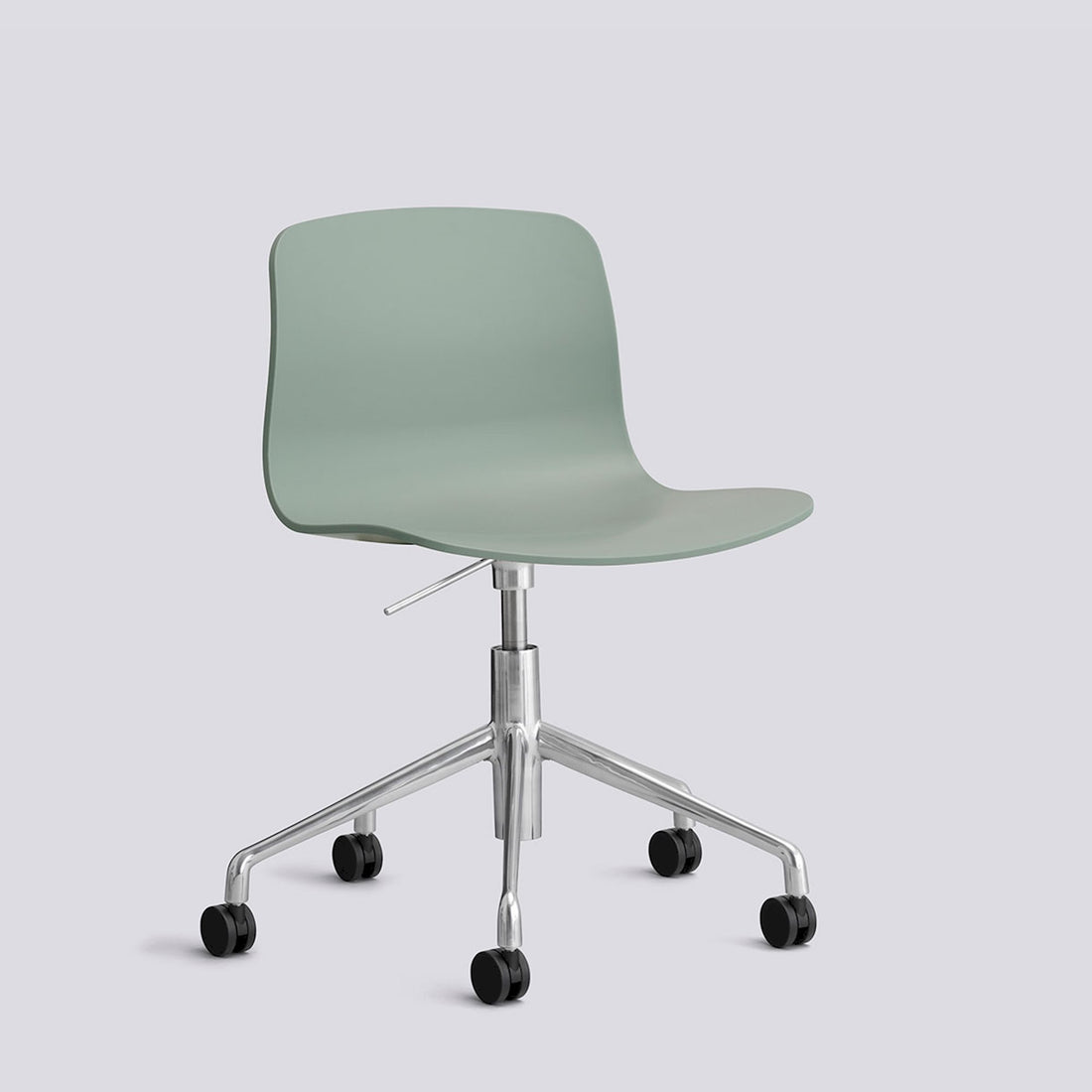 Chaise de bureau About A Chair AAC 50 de Hee Welling - Hay-Polypropylène recyclé Fall green, aluminium poli, piètement pivotant 5 branches à roulettes et vérin-The Woods Gallery