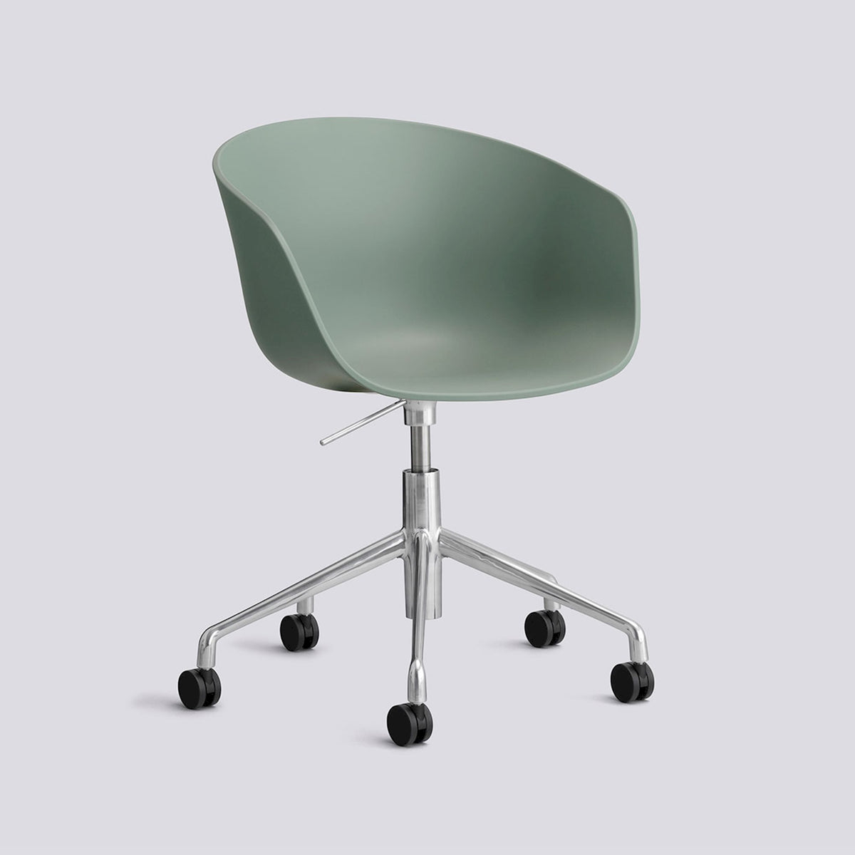 Chaise de bureau About A Chair AAC 52 de Hee Welling - Hay-Polypropylène recyclé Fall green, aluminium poli, piètement pivotant 5 branches à roulettes et vérin-The Woods Gallery