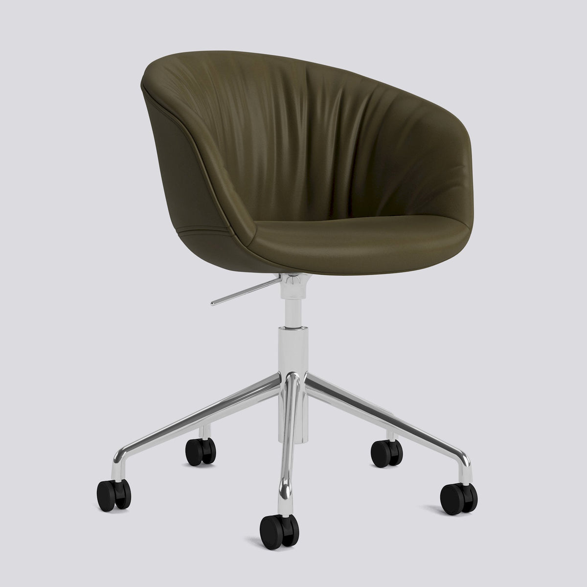 Chaise de bureau About A Chair AAC 53 de Hee Welling - Hay-Garnissage intégral matelassé Sense Forest, aluminium poli, piètement pivotant 5 branches à roulettes et vérin-The Woods Gallery