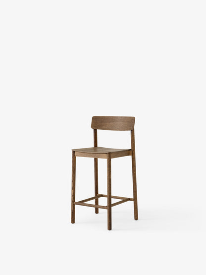 Chaise de comptoir Betty TK12 de Thau &amp; Kallio - &amp;Tradition-Chêne huilé fumé-Assise bois-Sans revêtement-The Woods Gallery
