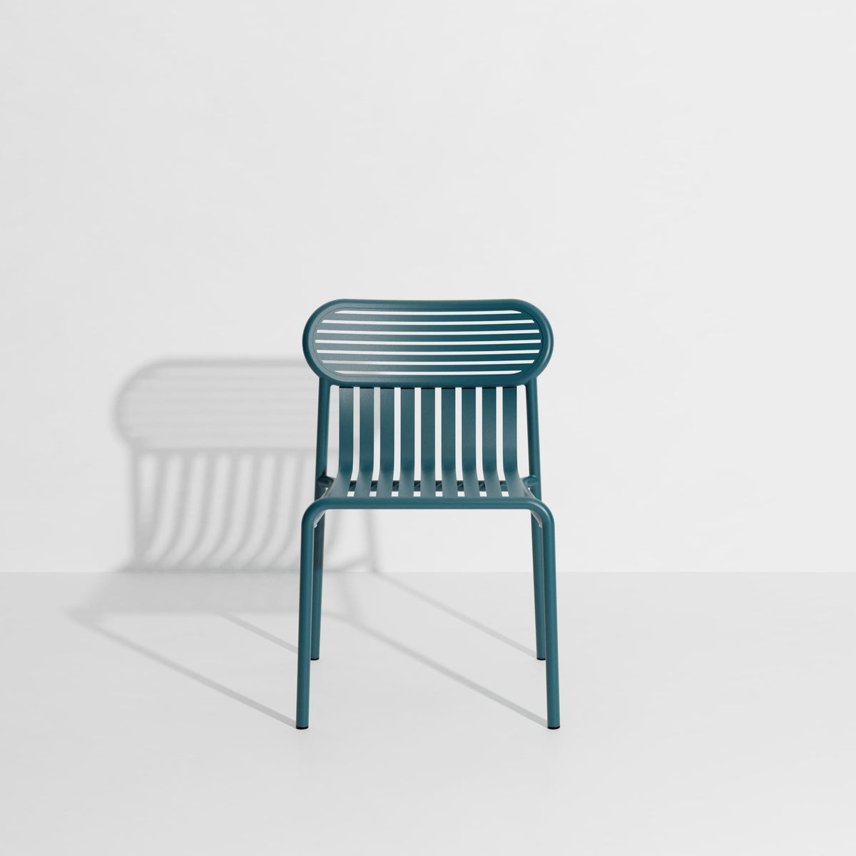 Chaise de jardin Week-End de Studio Brichet-Ziegler - Petite Friture-Bleu Océan-The Woods Gallery