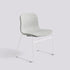 Chaise empilable About A Chair AAC 09 de Hee Welling - Hay-Garnissage intégral Hallingdal 116, acier thermolaqué blanc, piètement luge-The Woods Gallery