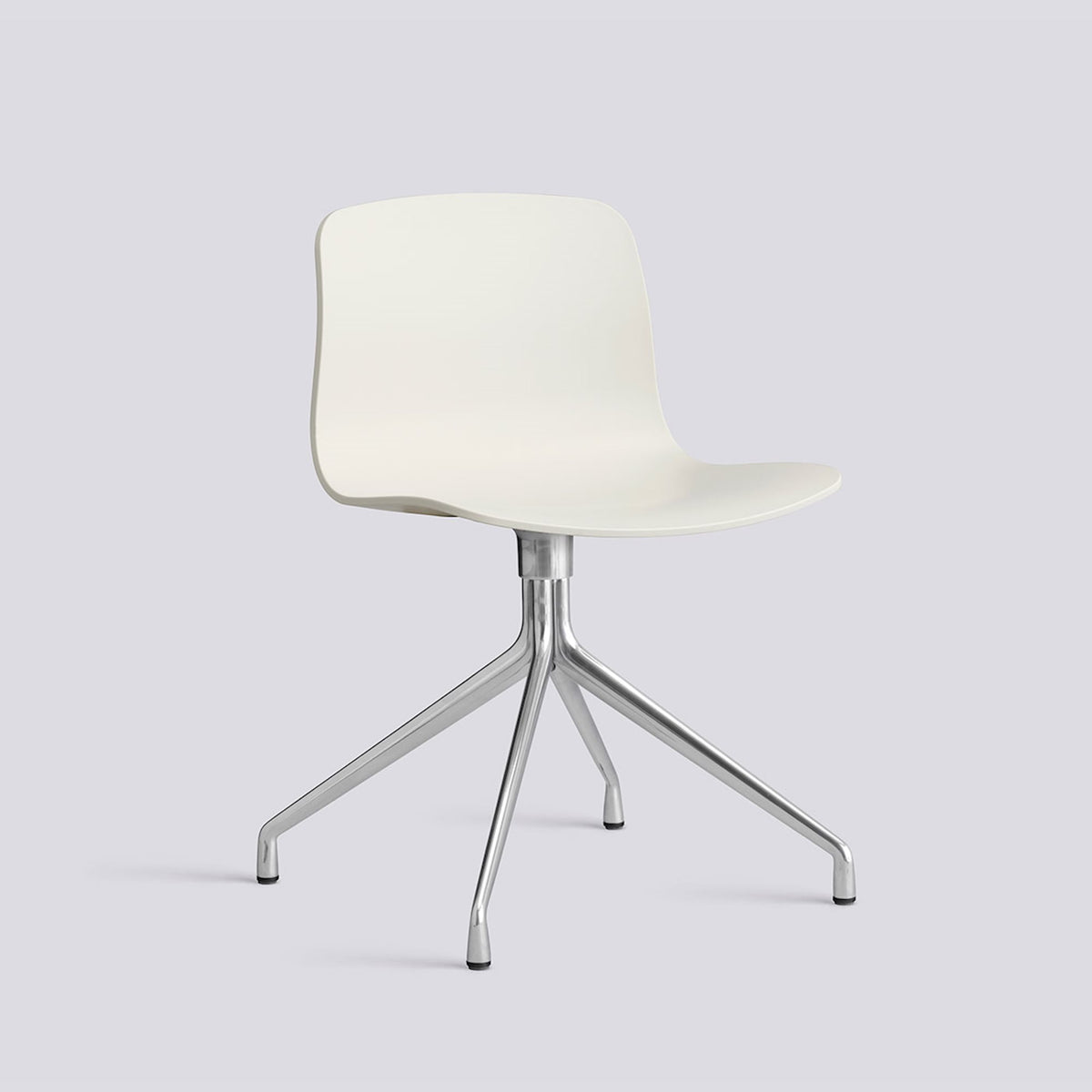 Chaise pivotante About A Chair AAC 10 de Hee Welling - Hay-Polypropylène recyclé Melange cream, aluminium poli, piètement pivotant 4 branches-The Woods Gallery