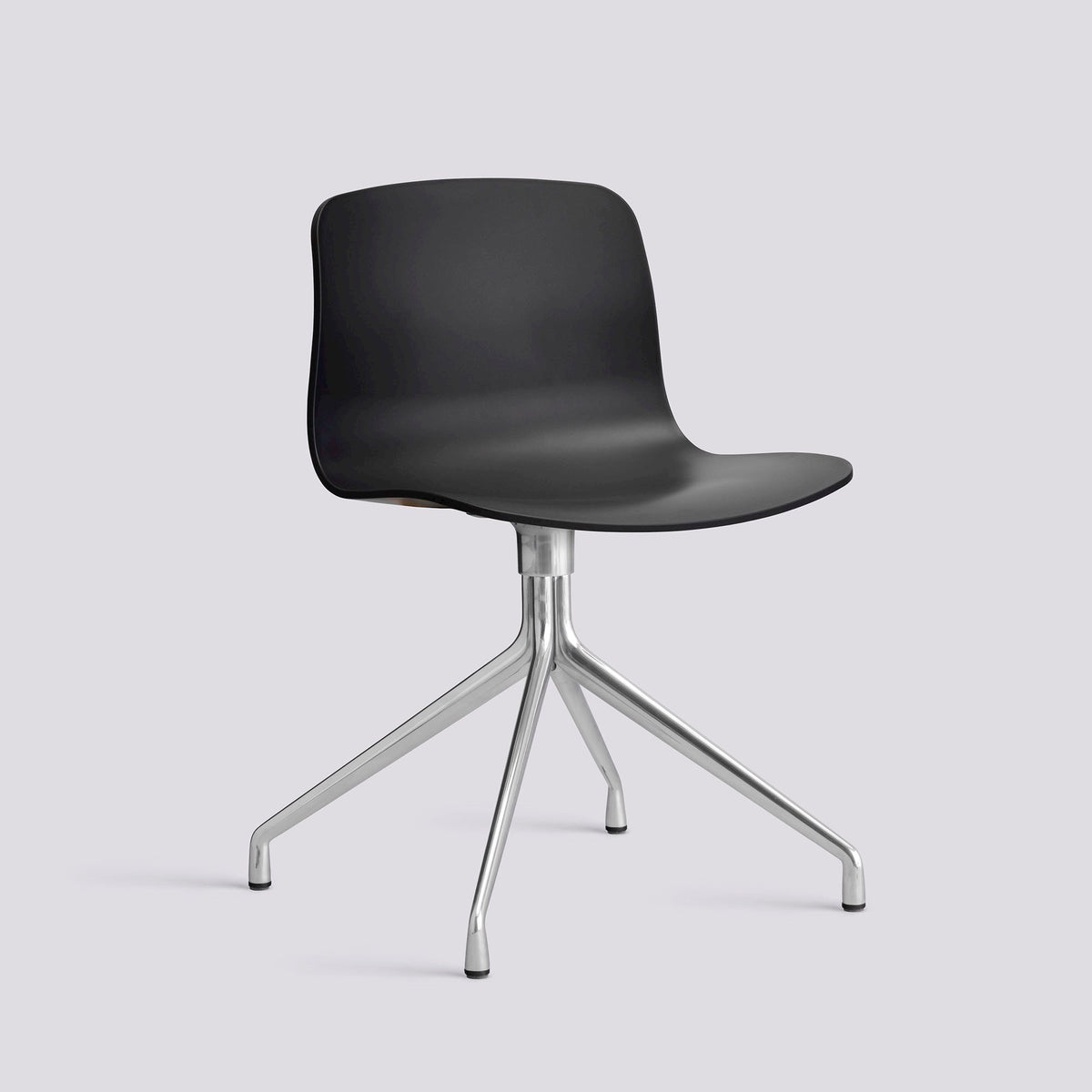Chaise pivotante About A Chair AAC 10 de Hee Welling - Hay-Polypropylène recyclé noir, aluminium poli, piètement pivotant 4 branches-The Woods Gallery