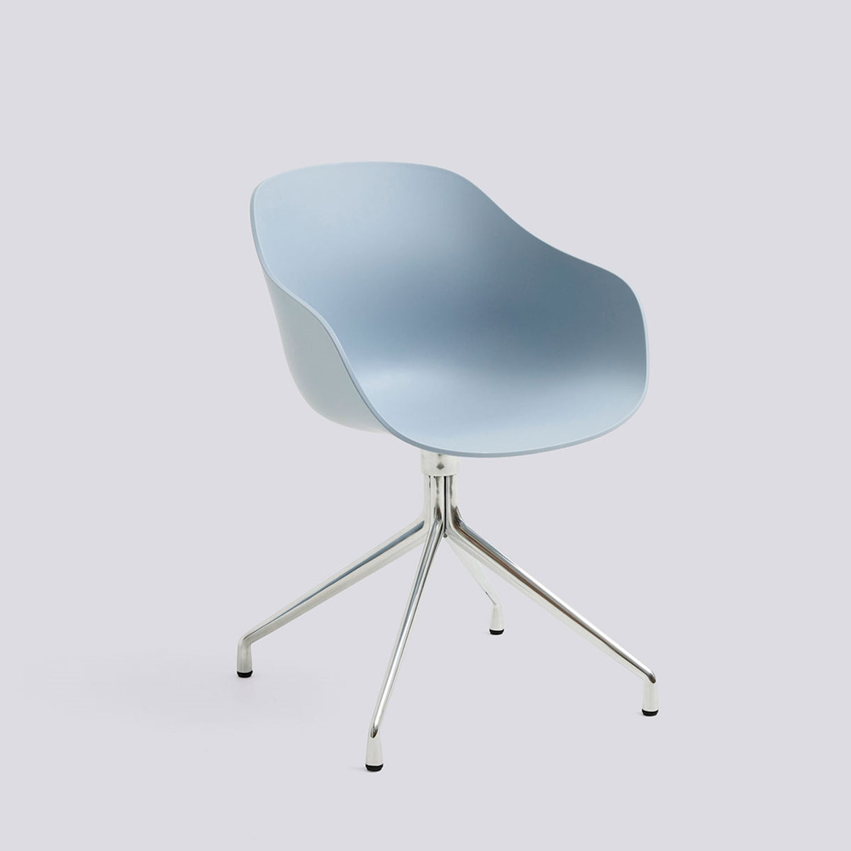 Chaise pivotante About A Chair AAC 220 de Hee Welling - Hay-Polypropylène recyclé Slate blue, aluminium poli, piètement pivotant 4 branches-The Woods Gallery