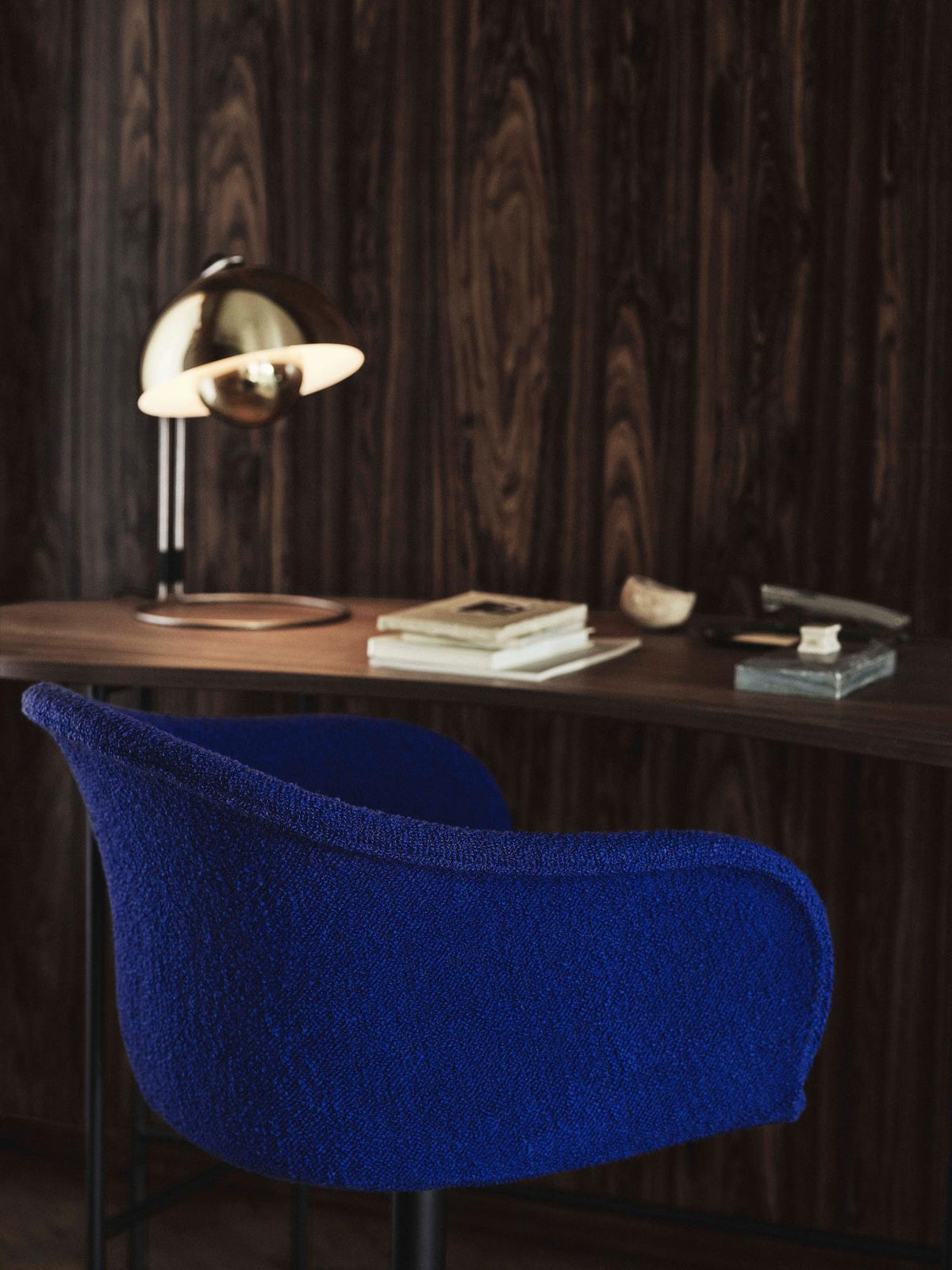 Chaise pivotante Elefy JH33 de Jaime Hayon - &amp;Tradition-Noir-Tissu groupe 1-The Woods Gallery
