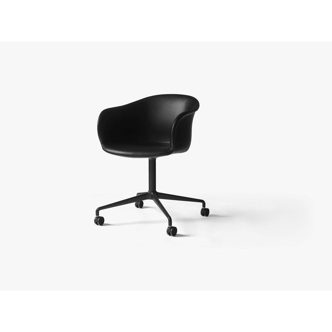 Chaise pivotante Elefy JH37 à roulettes de Jaime Hayon - &amp;Tradition-Noir-Cuir groupe 2-The Woods Gallery