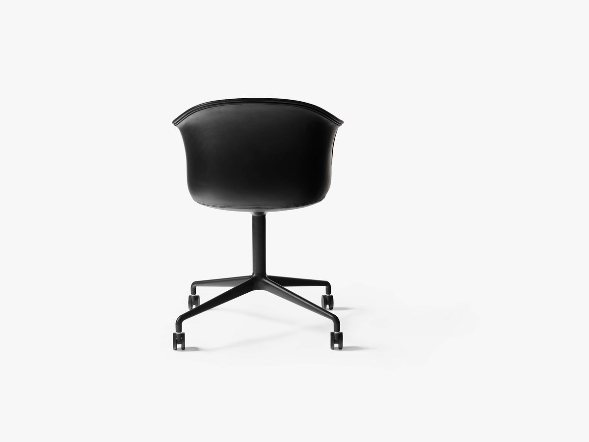 Chaise pivotante Elefy JH37 à roulettes de Jaime Hayon - &amp;Tradition-Noir-Tissu groupe 1-The Woods Gallery
