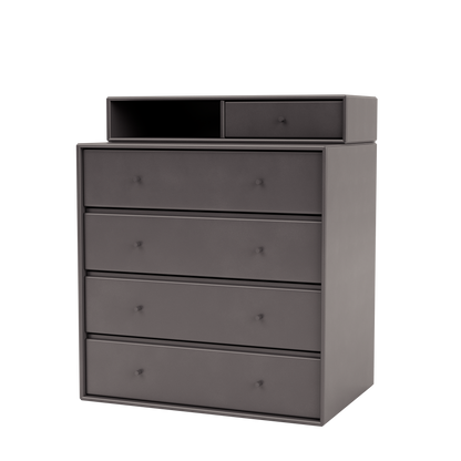 Commode Keep par Peter J. Lassen, laque 35 Coffee, suspendu au mur, packshot Montana
