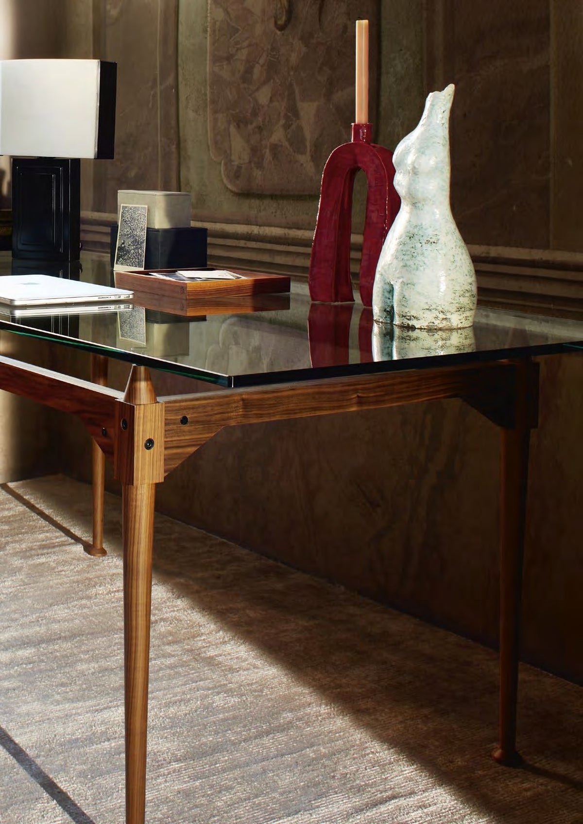 Table 839 TL3 de Franco Albini - Cassina-ambiance catalogue Cassina 2026-The Woods Gallery