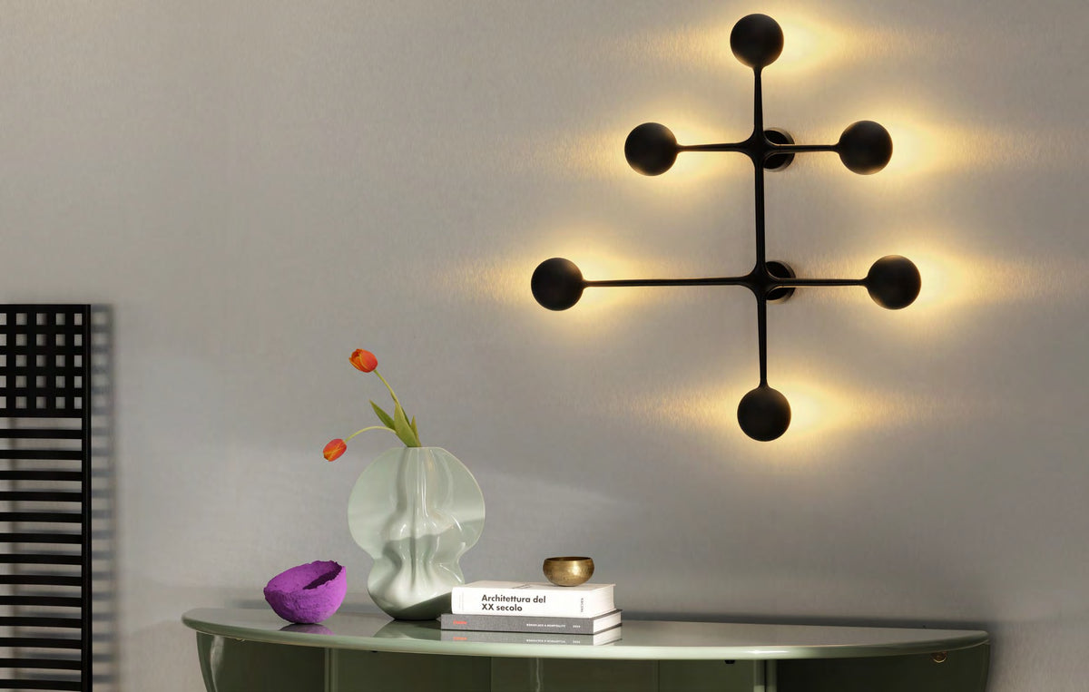 Applique Dot Pattern Light de Charles et Ray Eames - Cassina-ambiance catalogue Cassina 2026-The Woods Gallery
