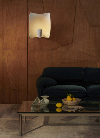 Applique Valor.S de Philippe Starck - Cassina-ambiance catalogue Cassina 2026-The Woods Gallery