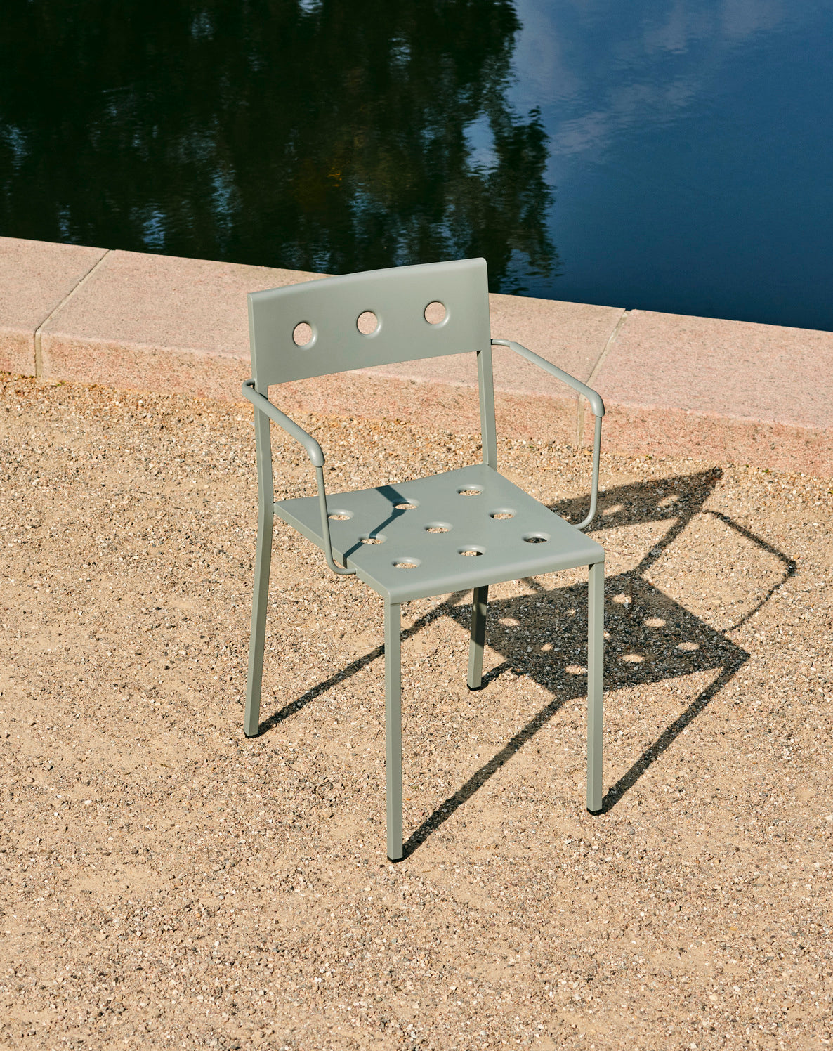 Fauteuil Balcony - Hay-Gris clair-The Woods Gallery