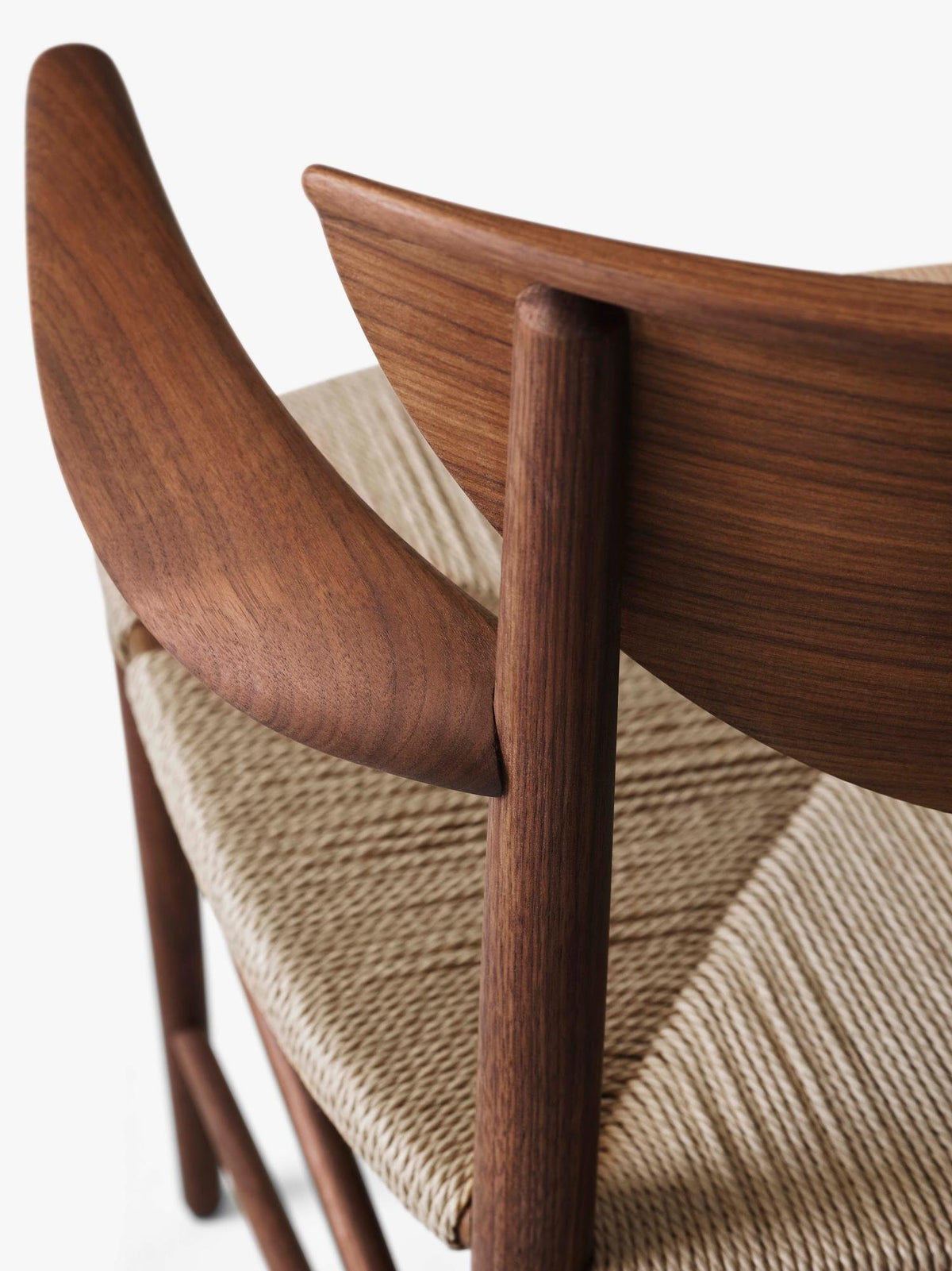Fauteuil Drawn HM4 de Hvidt &amp; Mølgaard - &amp;Tradition-Chêne huilé-The Woods Gallery